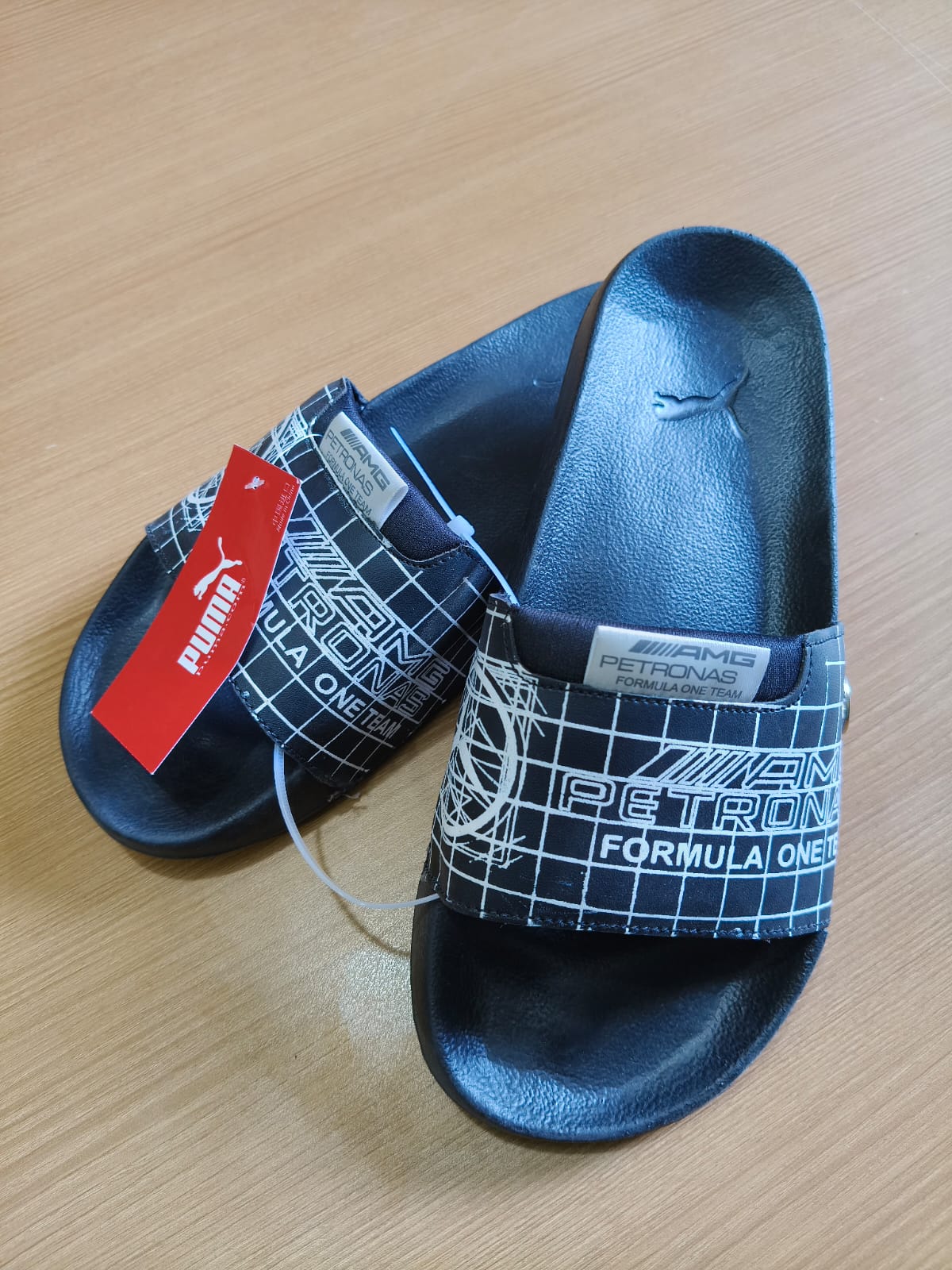 AMG PETRONAS FILPFLOP NN Hover