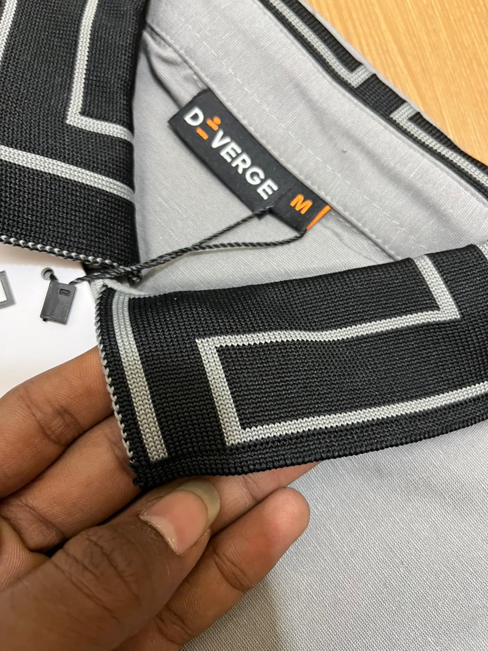 DIVERGE POLO NECK T-SHIRT - GREY View 2