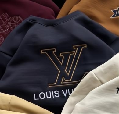LV FULL SLEEVE T-SHIRT Hover