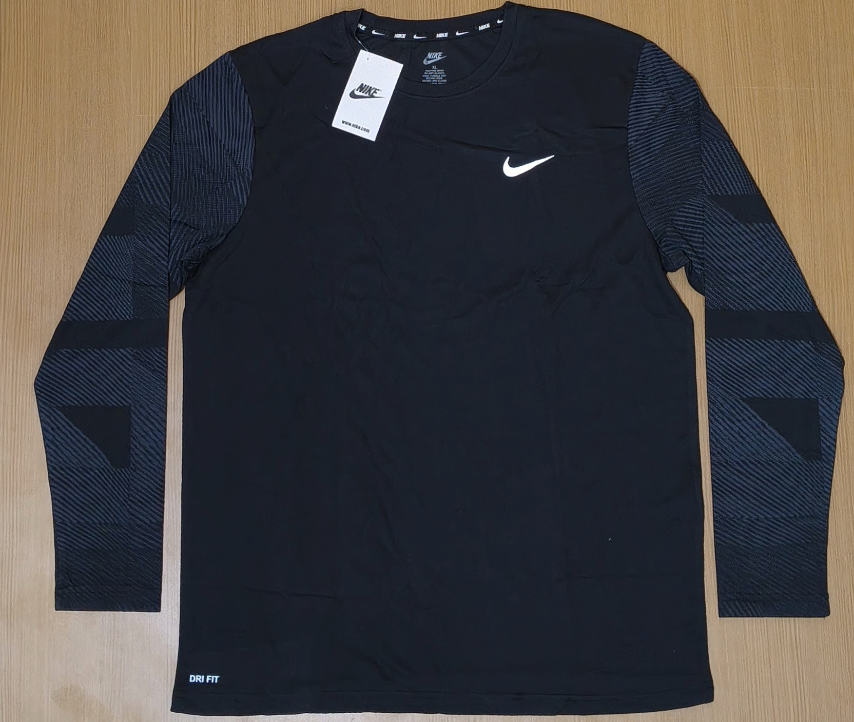 NIKE - Black View 2