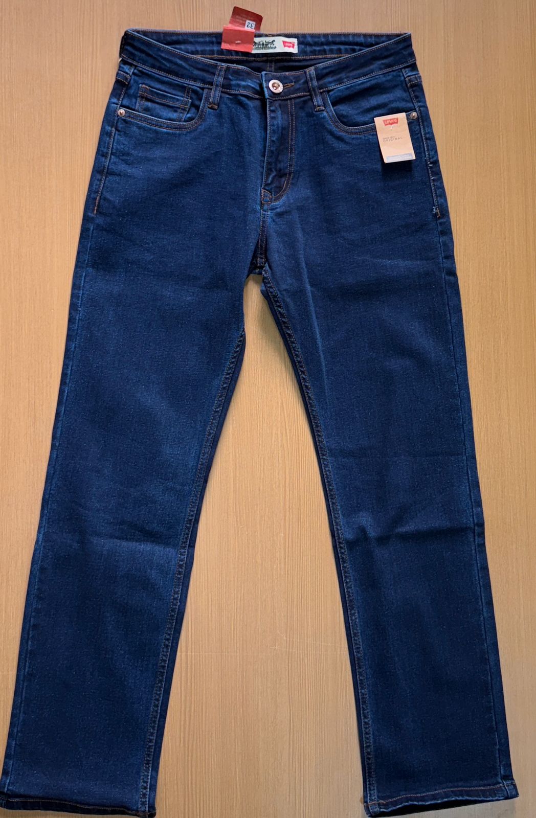 IMPORTANT STRAIGHT FIT JEANS J-82